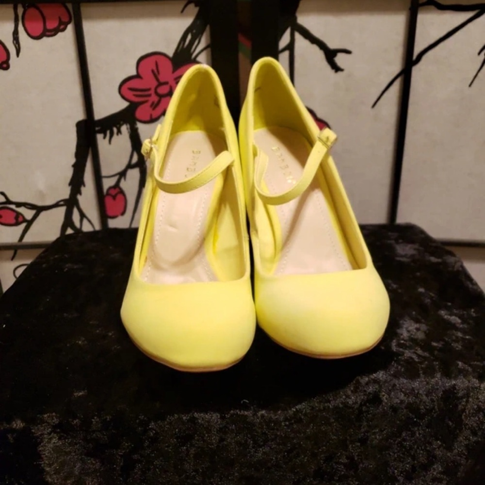 BAMBOO Neon Yellow Mary Jane Heels